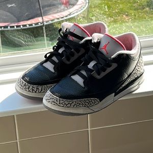 Nike air jordan 3 cement boys. Used but in excellent condition. No box included